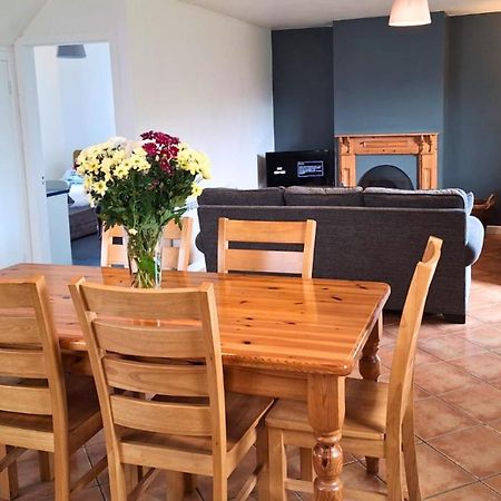 Dingle Harbour Cottages 3 Bed Sleeps 7 By Trident Holiday Homes Exterior photo